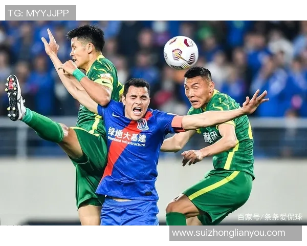 恒大主场迎战香港东方争夺中超联赛关键三分的激烈对决